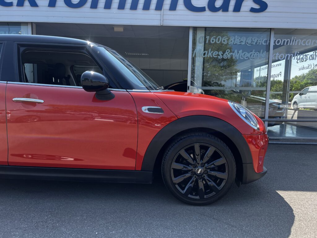 MINI COOPER EXCLUSIVE 5 DOOR